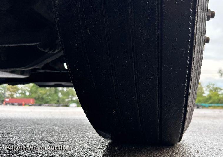 image for item EV1867 2017 Freightliner semi truck