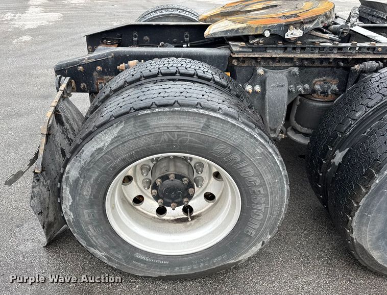 image for item EV1867 2017 Freightliner semi truck