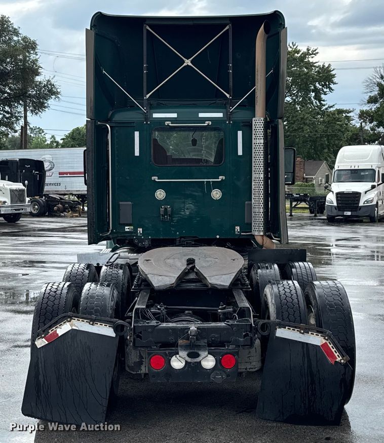 image for item EV1868 2019 Kenworth T680 semi truck