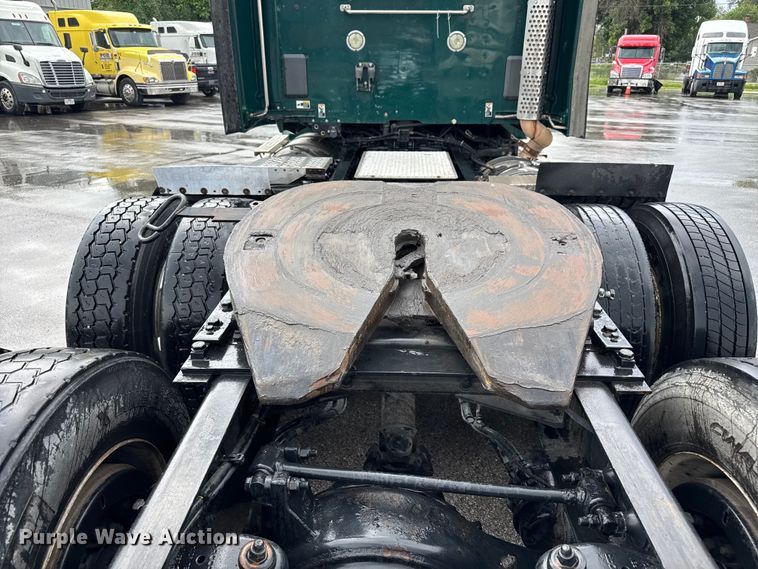 image for item EV1868 2019 Kenworth T680 semi truck