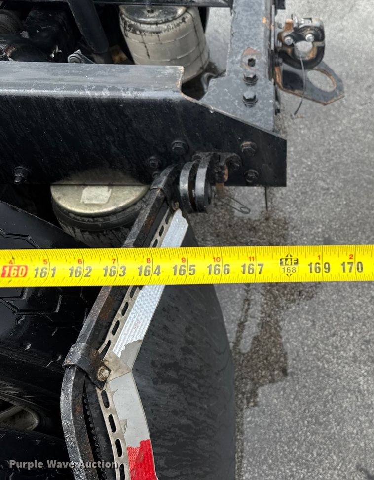 image for item EV1868 2019 Kenworth T680 semi truck