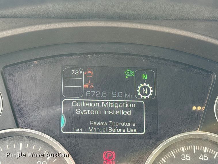 image for item EV1868 2019 Kenworth T680 semi truck