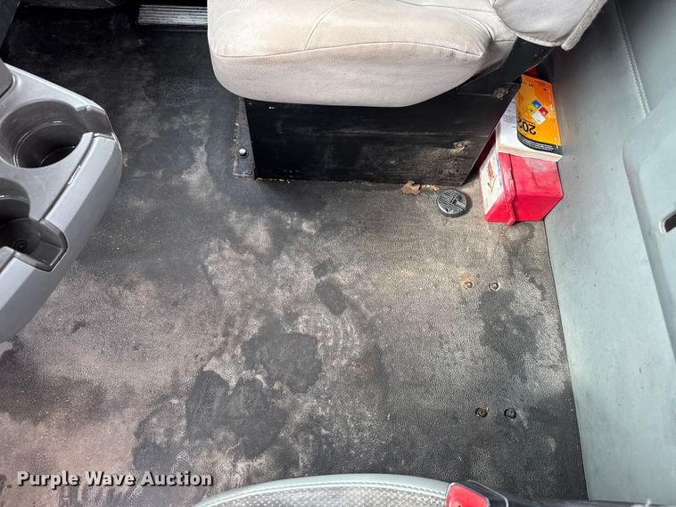 image for item EV1868 2019 Kenworth T680 semi truck