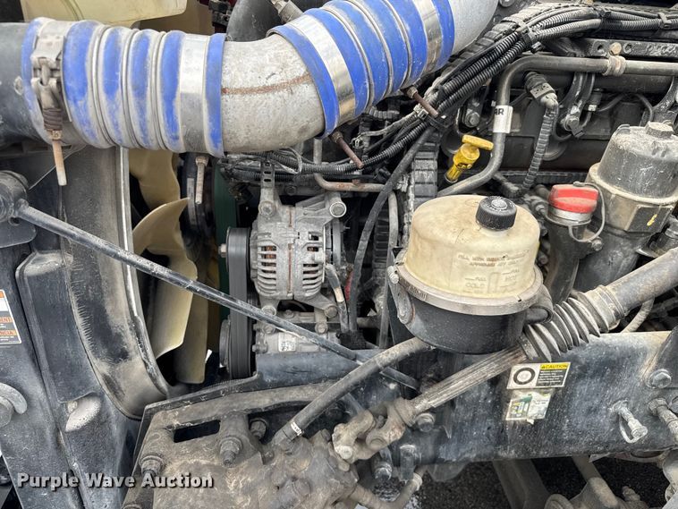 image for item EV1868 2019 Kenworth T680 semi truck