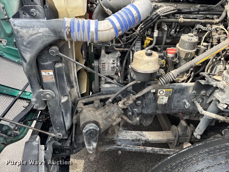 image for item EV1868 2019 Kenworth T680 semi truck