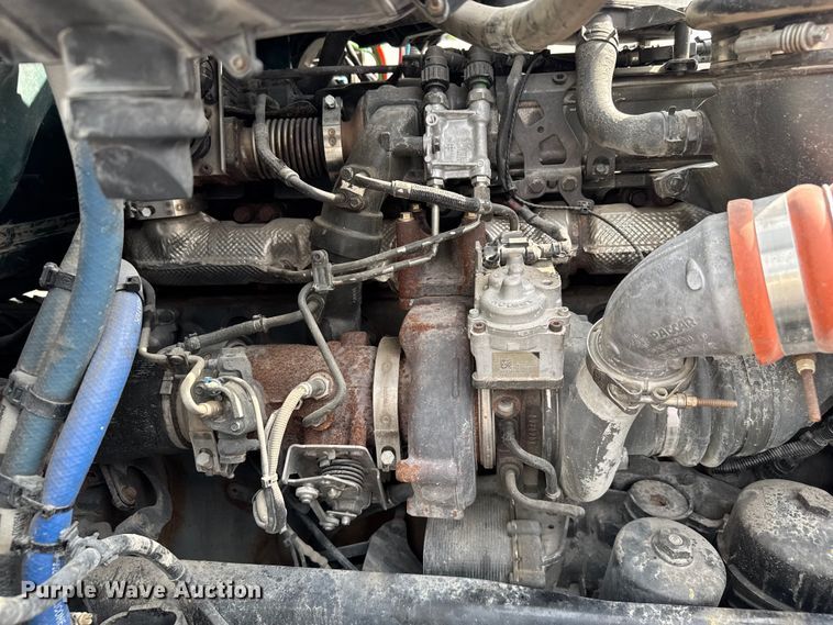 image for item EV1868 2019 Kenworth T680 semi truck