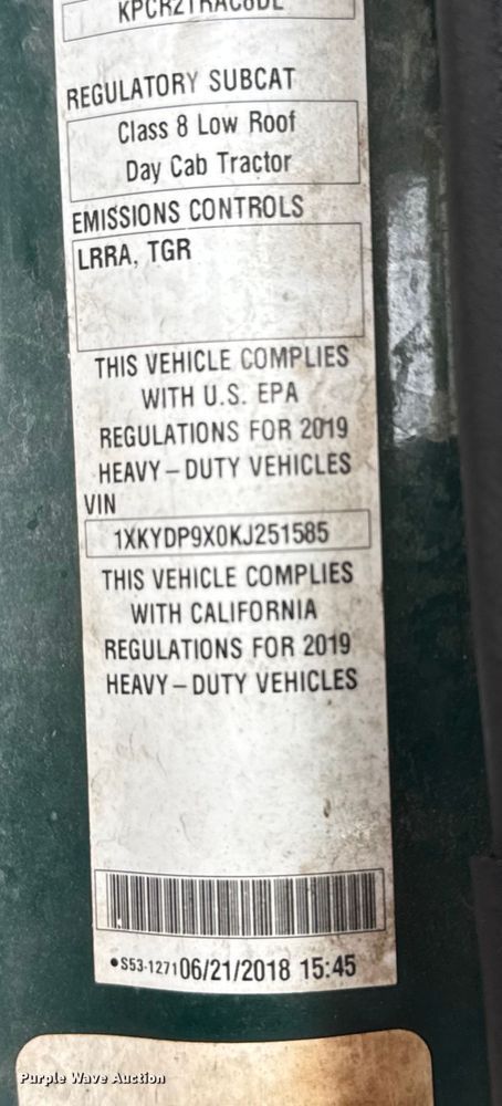 image for item EV1868 2019 Kenworth T680 semi truck