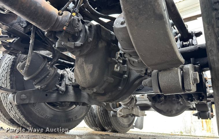 image for item EV1869 2005 Peterbilt 387 semi truck