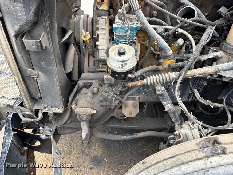 image for item EV1869 2005 Peterbilt 387 semi truck