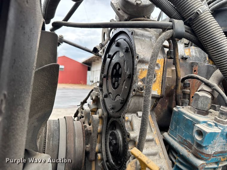 image for item EV1869 2005 Peterbilt 387 semi truck