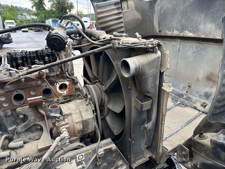 image for item EV1869 2005 Peterbilt 387 semi truck