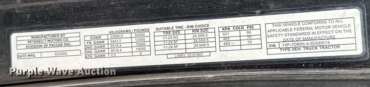 image for item EV1869 2005 Peterbilt 387 semi truck