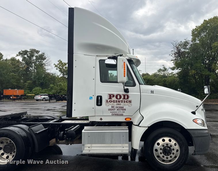 image for item EV1870 2016 International ProStar 122 semi truck