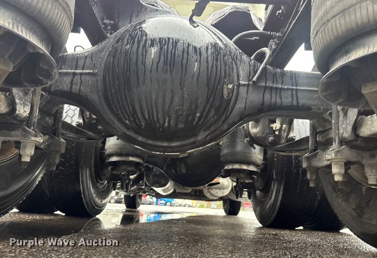 image for item EV1870 2016 International ProStar 122 semi truck