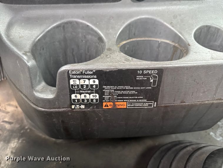 image for item EV1870 2016 International ProStar 122 semi truck