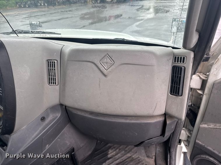 image for item EV1870 2016 International ProStar 122 semi truck