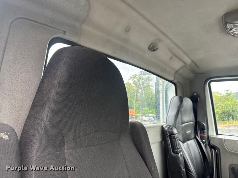 image for item EV1870 2016 International ProStar 122 semi truck