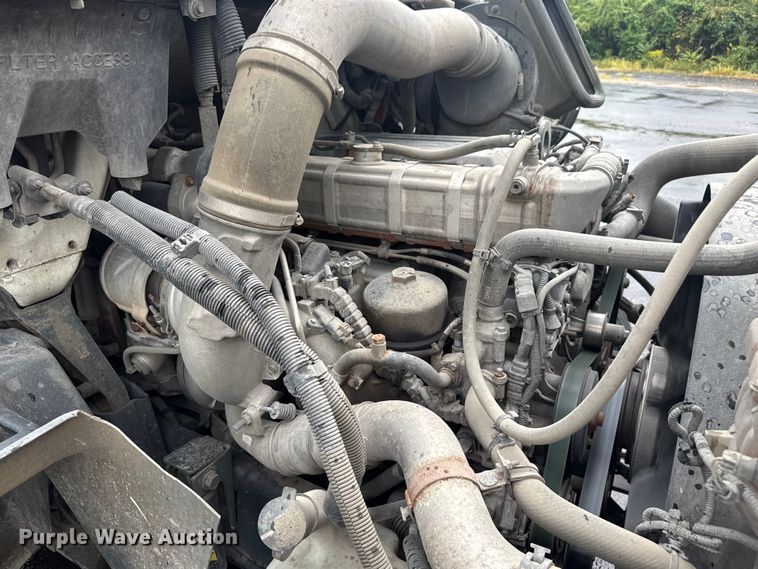 image for item EV1870 2016 International ProStar 122 semi truck