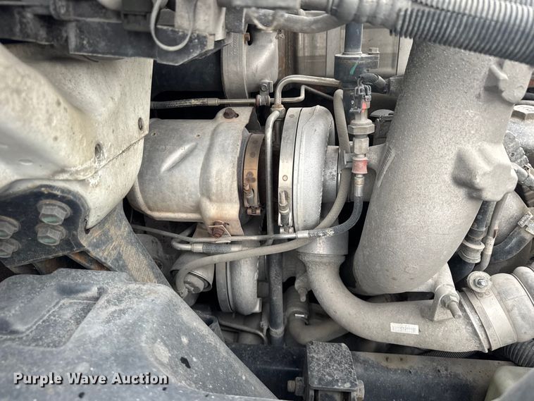 image for item EV1870 2016 International ProStar 122 semi truck