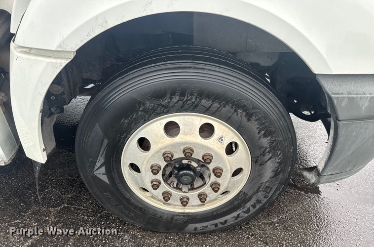 image for item EV1870 2016 International ProStar 122 semi truck