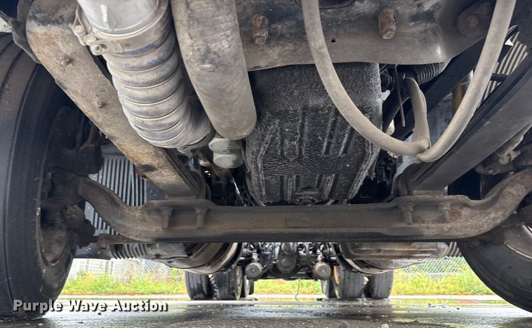 image for item EV1871 2008 Volvo VNL  semi truck