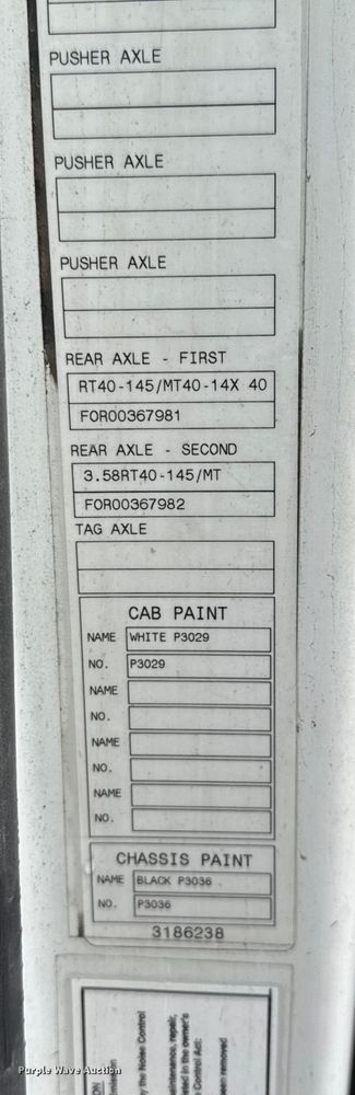 image for item EV1871 2008 Volvo VNL  semi truck