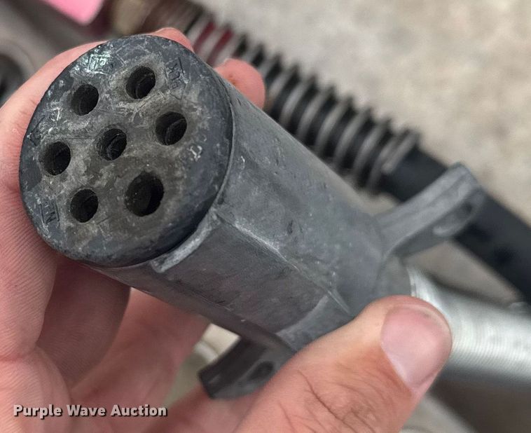 image for item EV1873 2019 Kenworth T880 semi truck