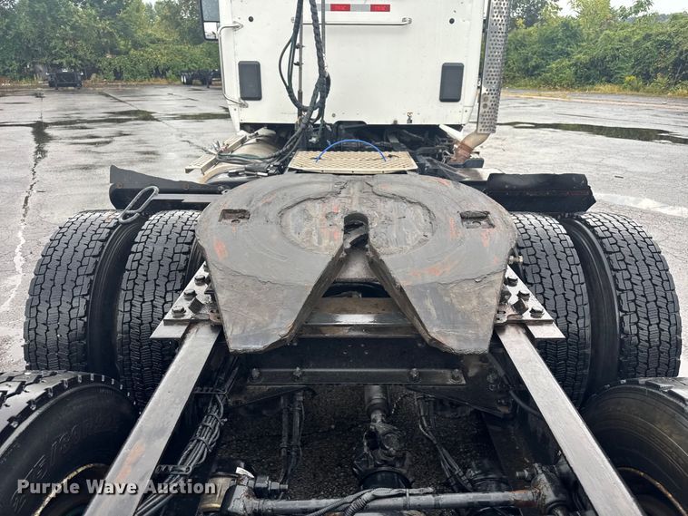 image for item EV1873 2019 Kenworth T880 semi truck