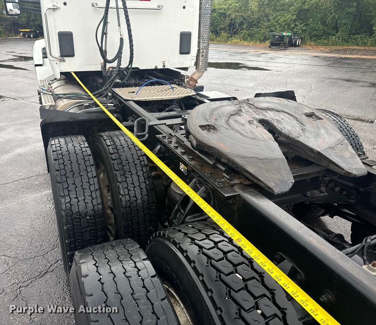 image for item EV1873 2019 Kenworth T880 semi truck