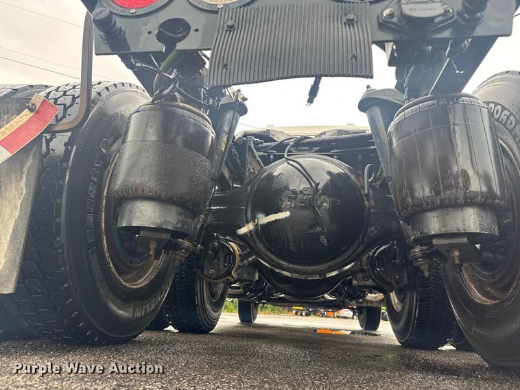 image for item EV1873 2019 Kenworth T880 semi truck