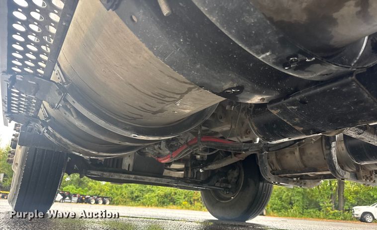 image for item EV1873 2019 Kenworth T880 semi truck