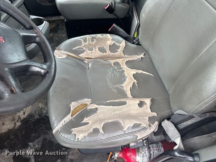 image for item EV1873 2019 Kenworth T880 semi truck