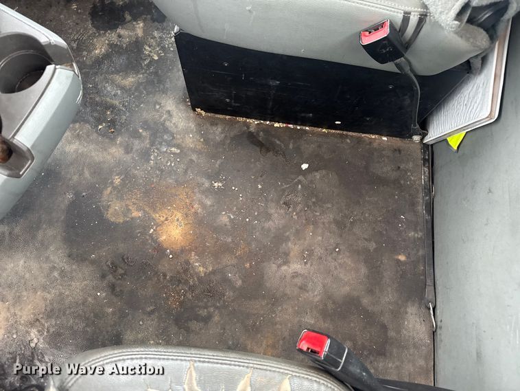 image for item EV1873 2019 Kenworth T880 semi truck