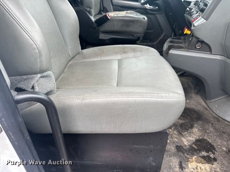 image for item EV1873 2019 Kenworth T880 semi truck