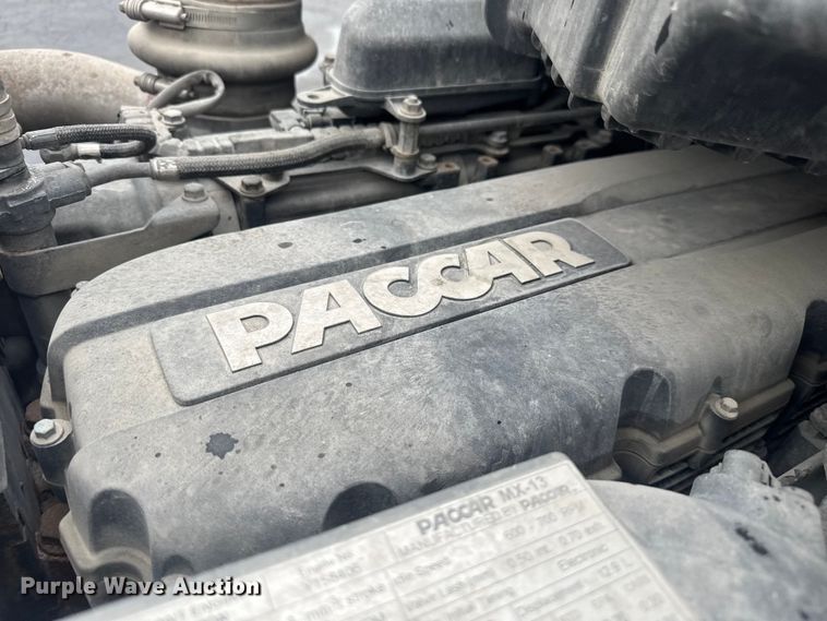 image for item EV1873 2019 Kenworth T880 semi truck