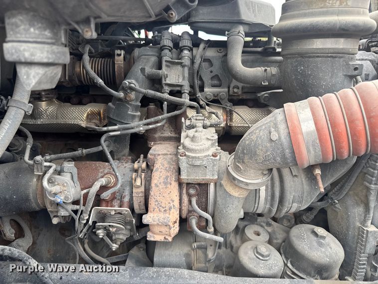 image for item EV1873 2019 Kenworth T880 semi truck