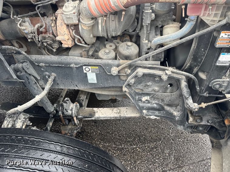 image for item EV1873 2019 Kenworth T880 semi truck