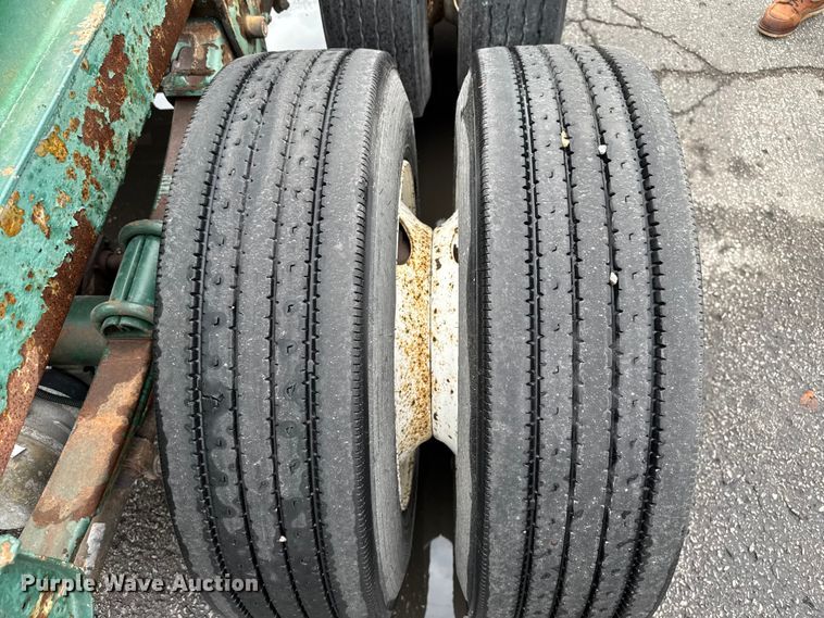 image for item EV1874 2002 Chassis King container trailer