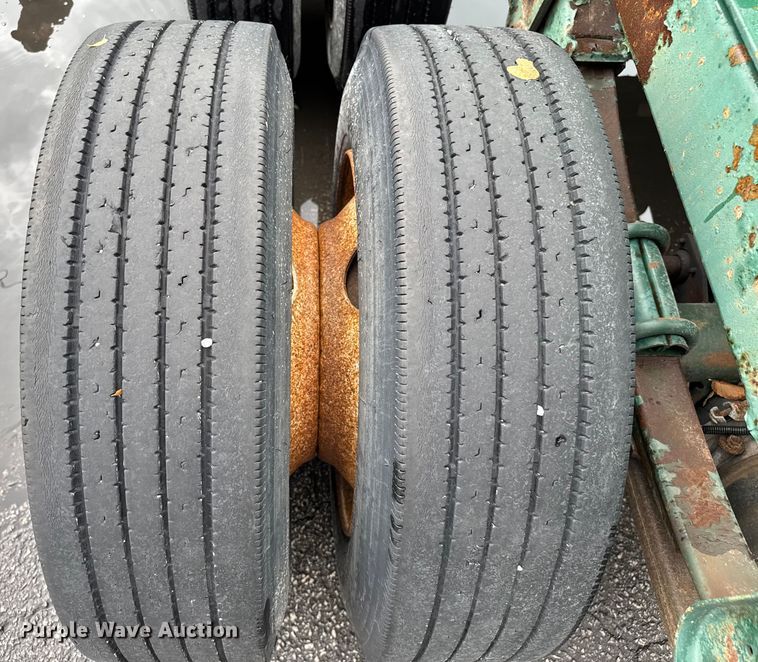 image for item EV1874 2002 Chassis King container trailer