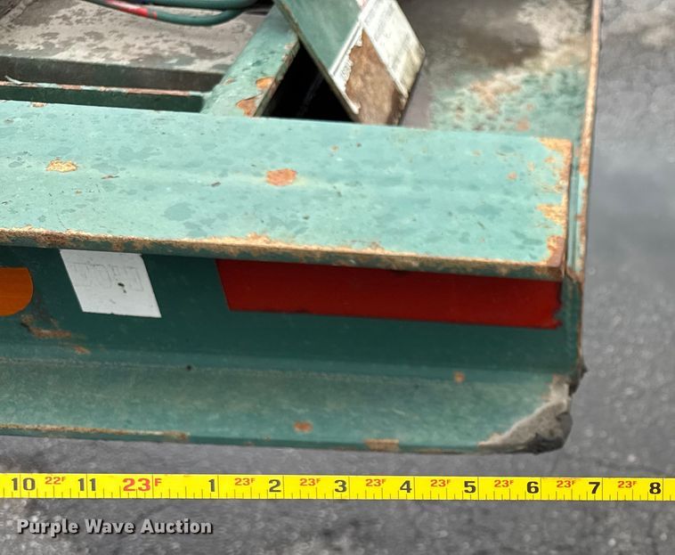 image for item EV1875 2002 Chassis King container trailer