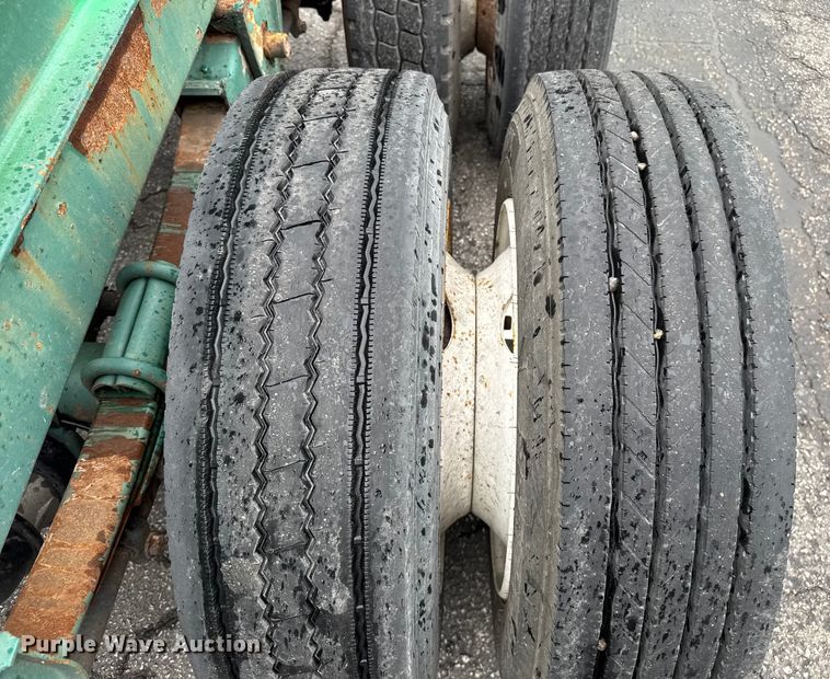 image for item EV1875 2002 Chassis King container trailer