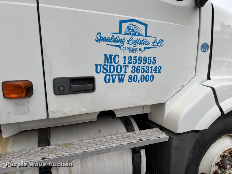 image for item EV1877 2008 Volvo  VNL semi truck
