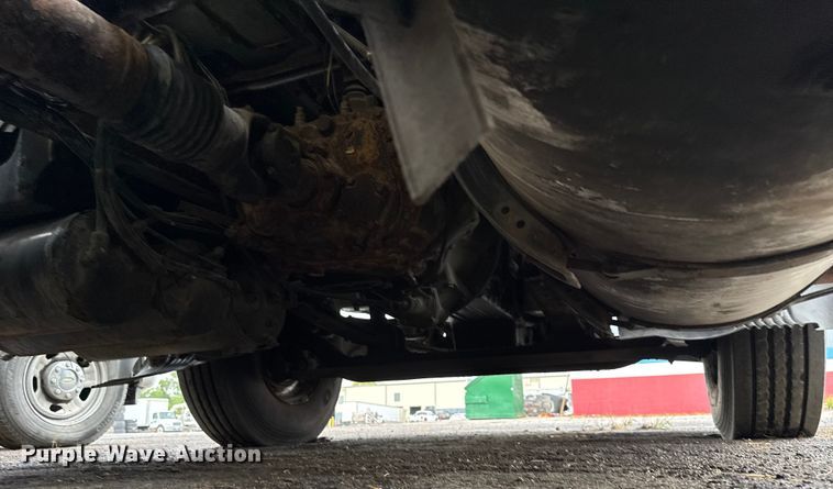 image for item EV1877 2008 Volvo  VNL semi truck