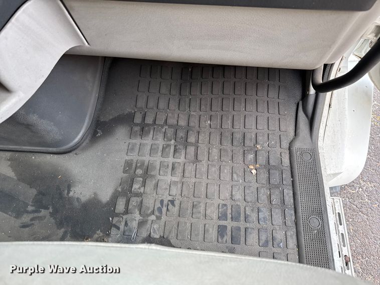 image for item EV1877 2008 Volvo  VNL semi truck