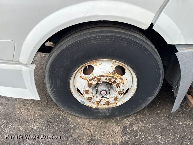 image for item EV1877 2008 Volvo  VNL semi truck