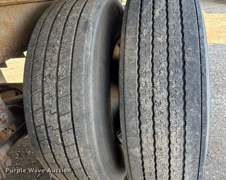 image for item EV1884 1998 Wabash dry van trailer