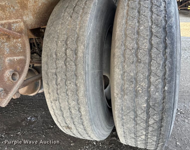 image for item EV1884 1998 Wabash dry van trailer