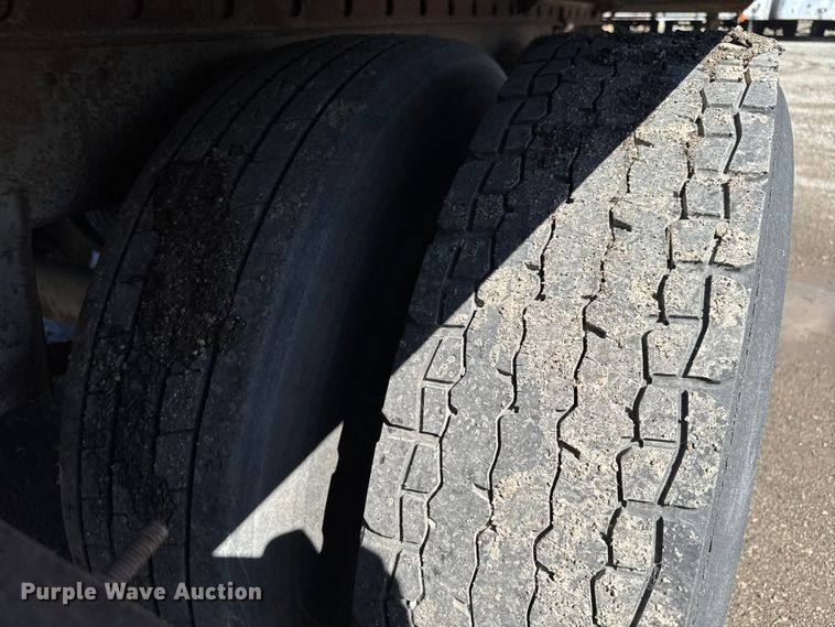 image for item EV1884 1998 Wabash dry van trailer