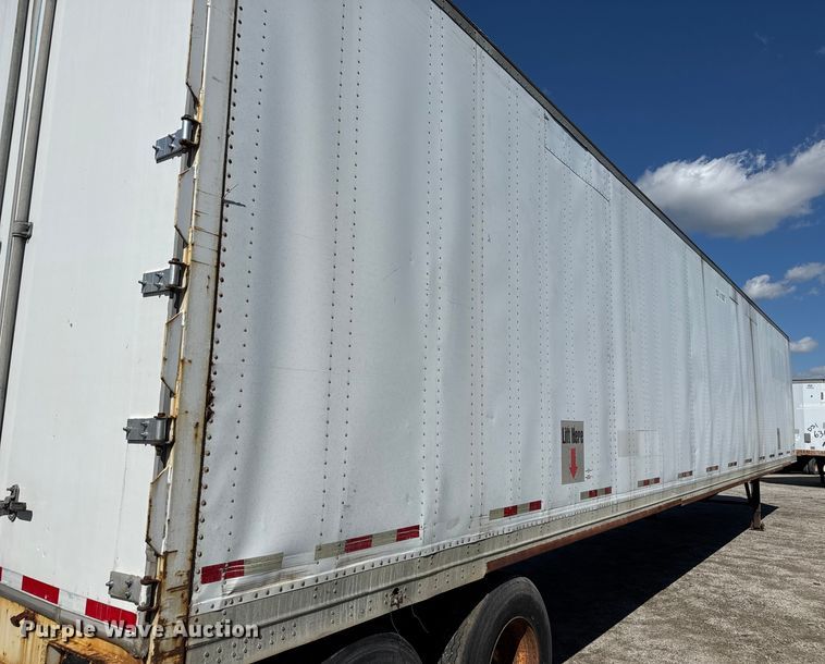 image for item EV1885 2002 Manac dry van trailer