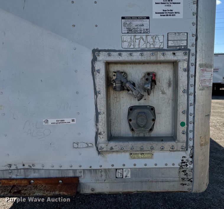 image for item EV1885 2002 Manac dry van trailer